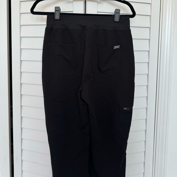 FIGS Women's Black Zamora™ High Waisted 2.0 - Jogger Scrub Pants Small Black - Picture 4 of 6